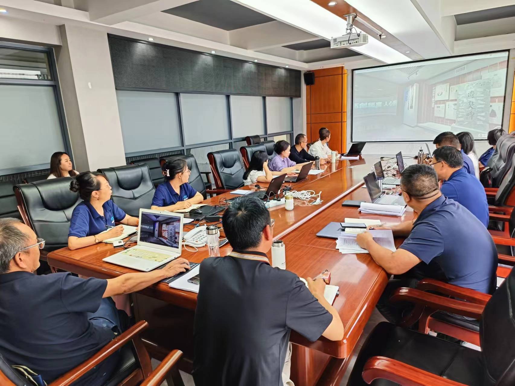 aac49955a1960502d193002e0514b0d(1).jpg aac49955a1960502d193002e0514b0d(1).jpg